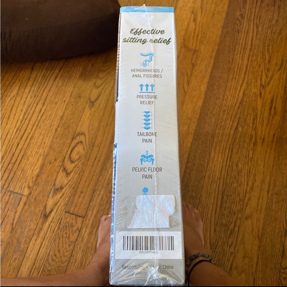 ERGONOMIC INNOVATIONS DELUXE
DONUT PILLOW #1 RECOMMENDED BY PHYSICAL THERAPISTS - Picture 3 of 4